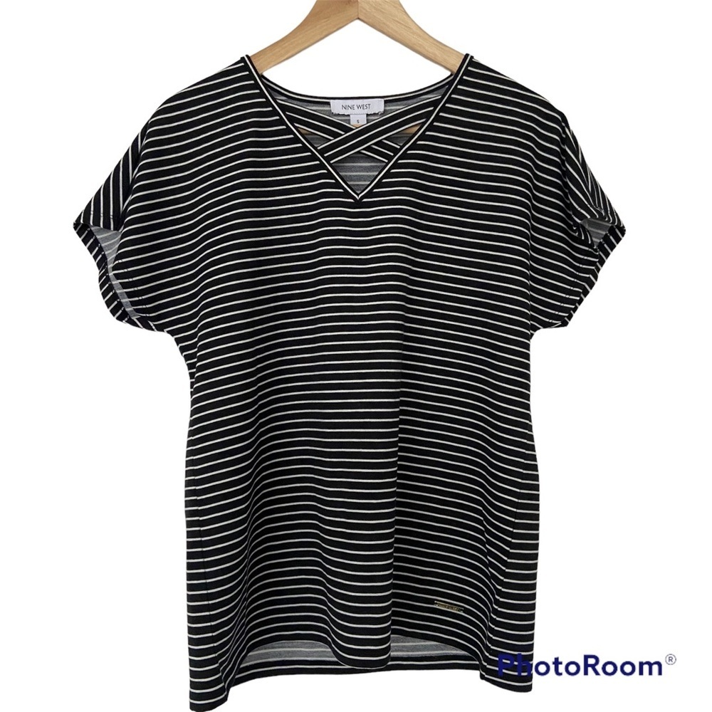 NINE WEST BLACK/WHITE STRIPED DOLMAN TSHIRT W/ CRISSCROSS NECKLINE DETAIL, S